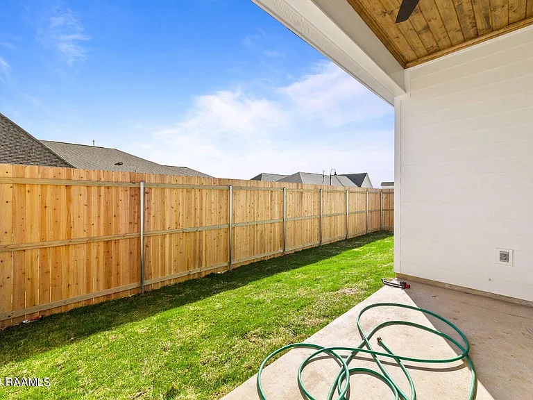 128 Oak Village Dr — Photo 28
