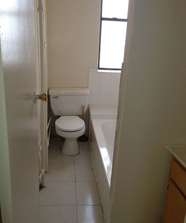 2nd image of 653 Cauldwell Ave APT 65