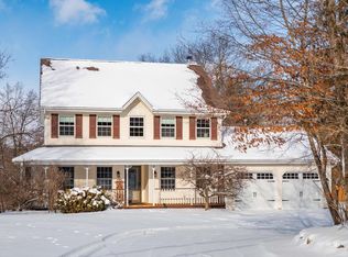 1815 Bark River DRIVE, Hartland, WI 53029