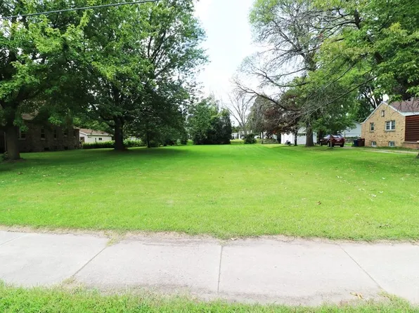 Oneida St, Menasha, WI 54952