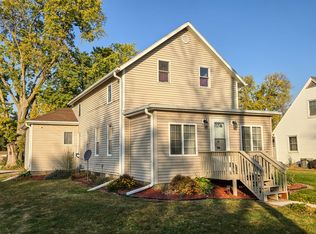 106 3rd Ave NW, State Center, IA 50247