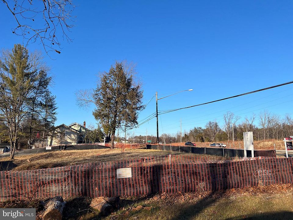1st image of 7106 Centreville Rd