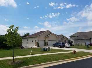 103 Farwell Dr, Cottage Grove, WI 53527