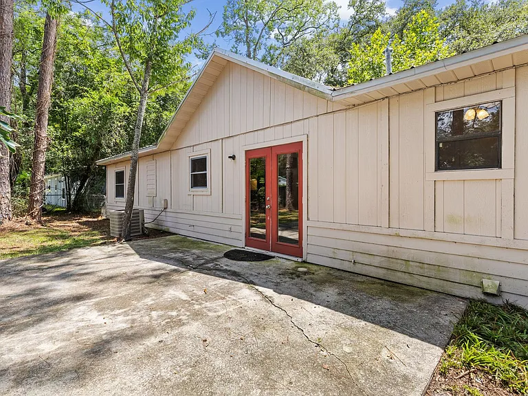2620 NW 48th Pl — Photo 18