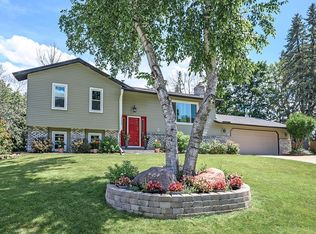 17890 Irons Ct, Lakeville, MN 55044