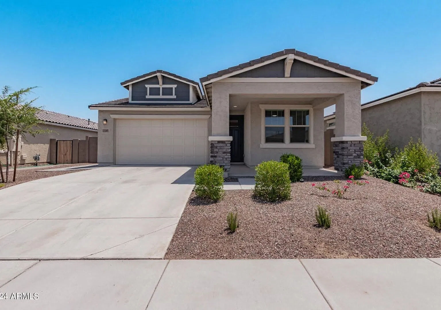 Gorgeous 4 bedroom home in Surprise!! — Photo 1