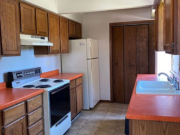 3rd image of 5165 Cheney Dr APT 5