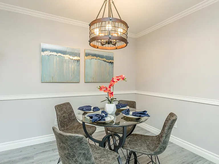 La Estancia Apartments — Photo 16