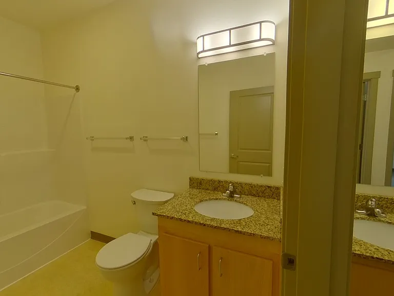 1801 University St — Photo 16