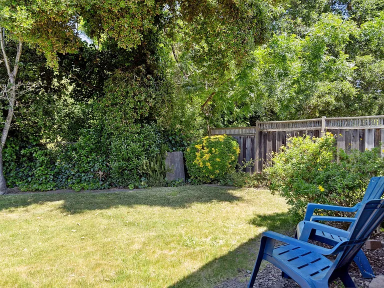 866 Woodland Ct — Photo 49