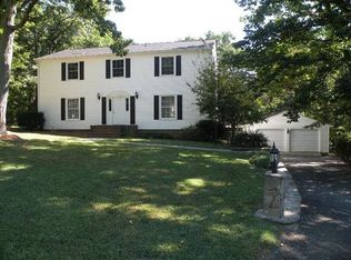 2147 Coachman Dr, Roanoke, VA 24012