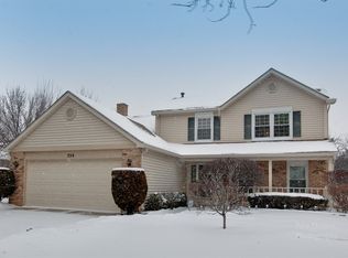 339 E Fox Hill Dr, Buffalo Grove, IL