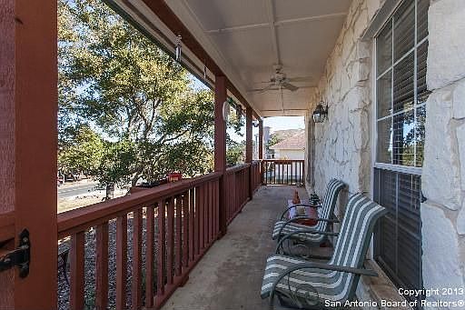 4th image of 618 Misty Water Ln
