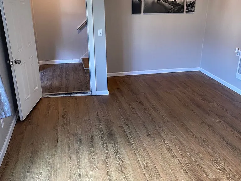 100 Commercial Ave — Photo 4