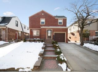 7316 196th St, Fresh Meadows, NY 11366