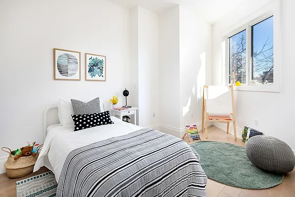 Sold by Compass | media 4
