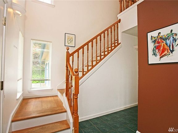 3rd image of 7275 NE Beach Ave
