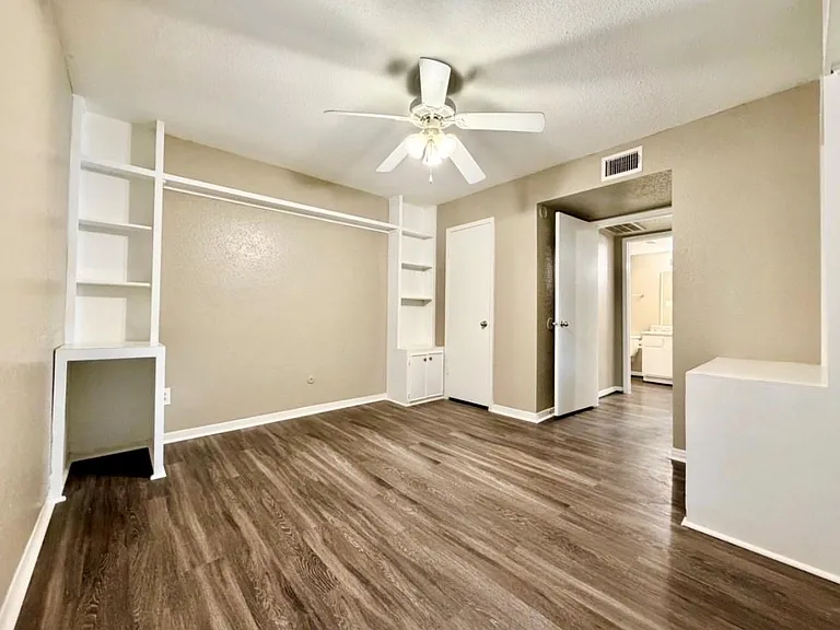 9350 Country Creek Dr #31 — Photo 4