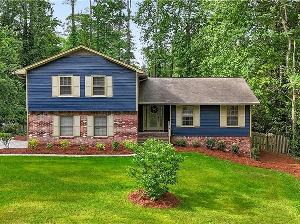 2711 Georgian Ct, Marietta, GA 30068