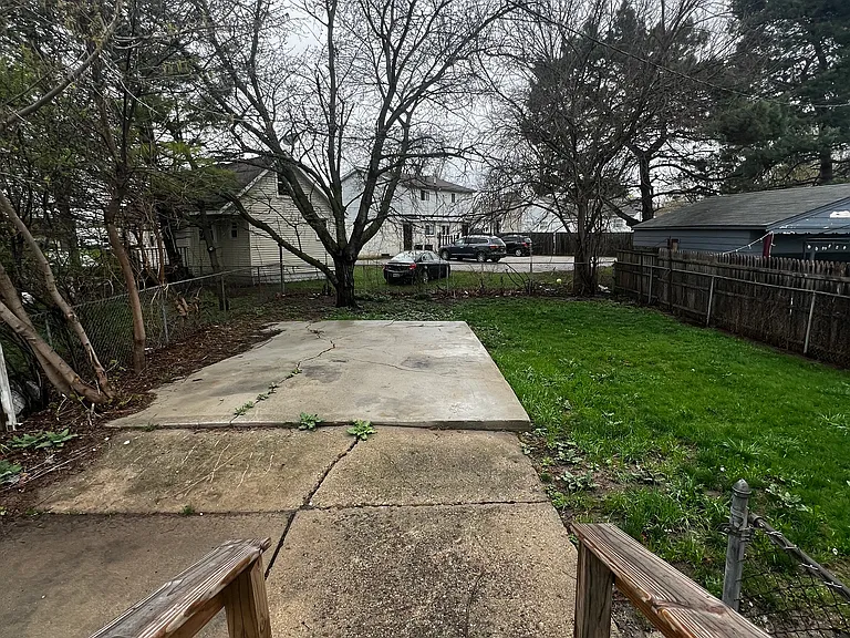 1608 Holmes St — Photo 13