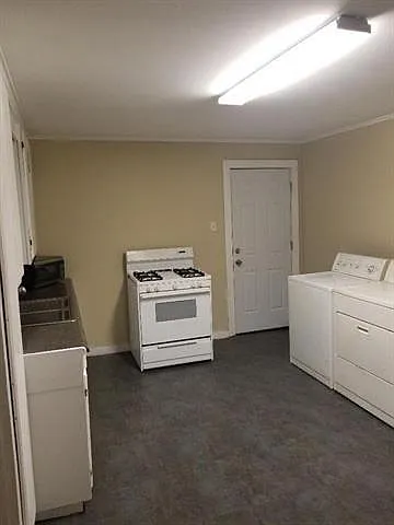 2 bed, 1.0 bath, 875 sqft, $975 — Photo 3