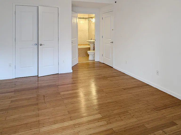 380 Neptune Ave #3B — Photo 4