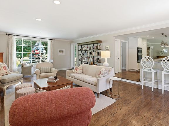 3rd image of 10904 Spring Mill Ln