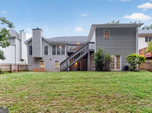1105 Secret Cove Dr, Sugar Hill, GA 30518
