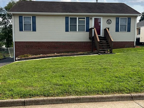 905 Stokes Dr, Roanoke, VA 24019