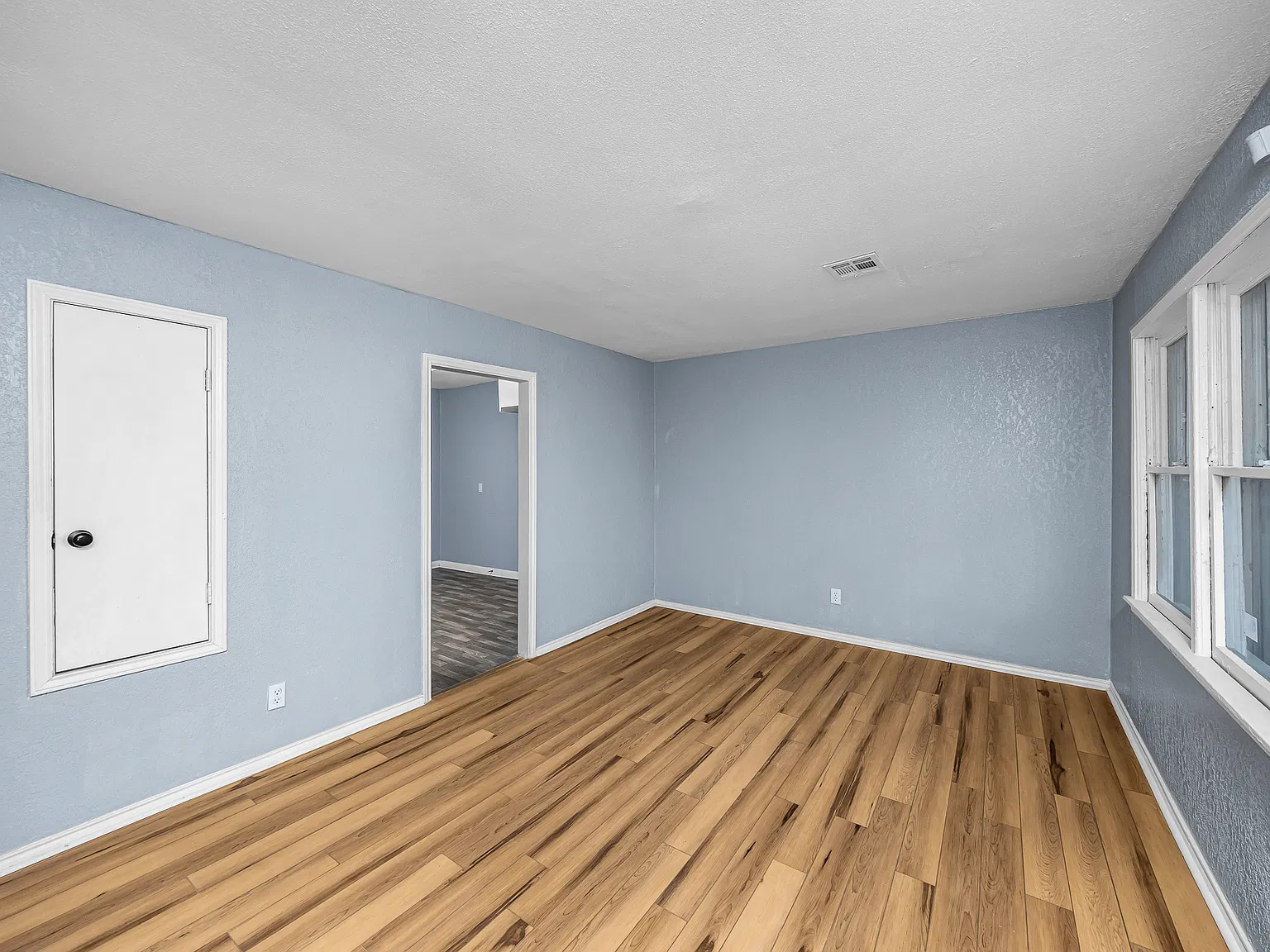 3 bed, 1000 sqft, $995 — Photo 3