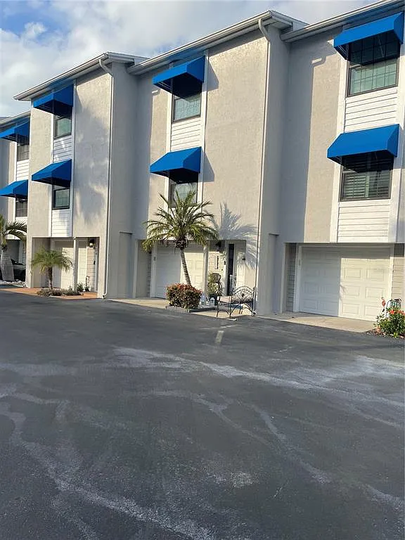 2 bed, 2.5 bath, 1475 sqft, $3,000 — Photo 1