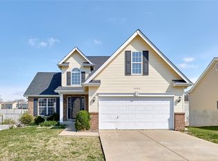 5529 Emerald Ridge Dr, Saint Charles, MO 63304