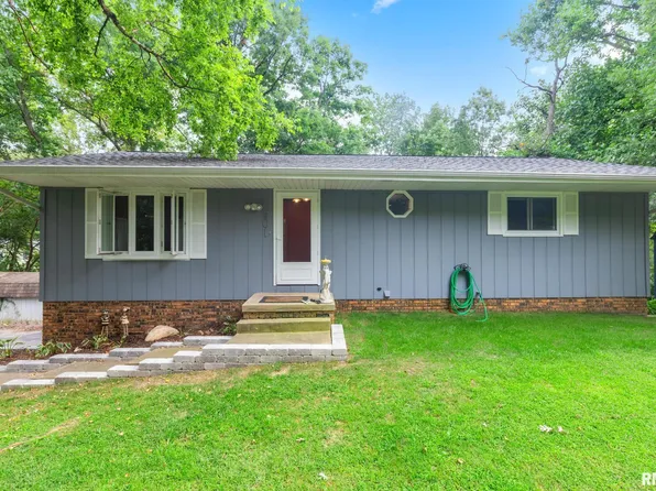 501 Whispering Oaks Dr, Groveland, IL 61535