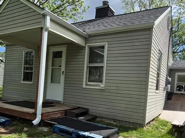 303 Wagner St, Washington, IL 61571