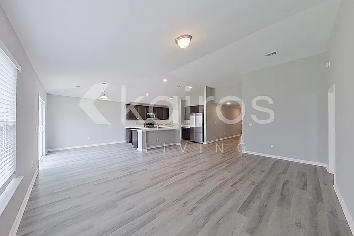3 bed, 2.0 bath, 1733 sqft, $1,995 — Photo 3