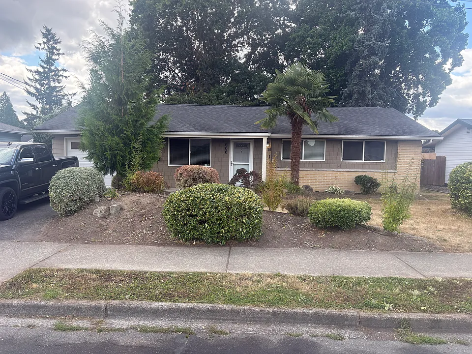 21st St SE