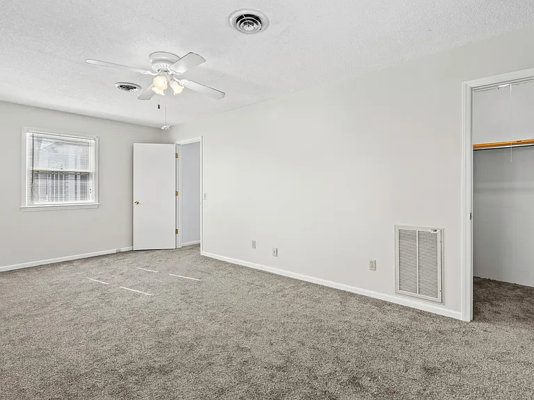 345 15th Ave S #1 — Photo 20
