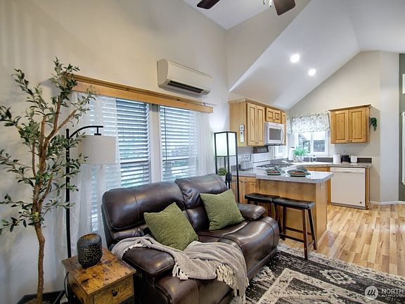 4th image of 1546 Reservation Road SE #129