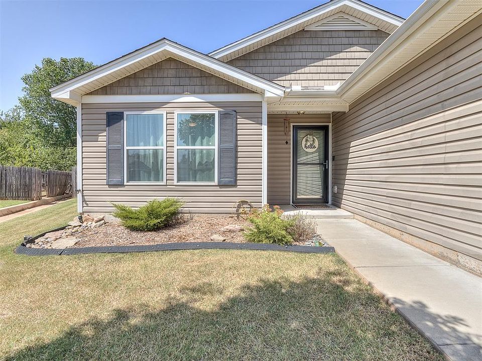 1st image of 1217 SW 151st Cir