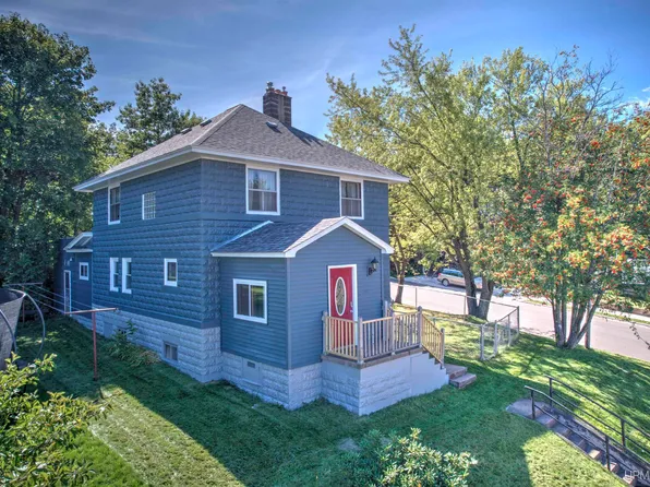 302 E Empire St, Ishpeming, MI 49849