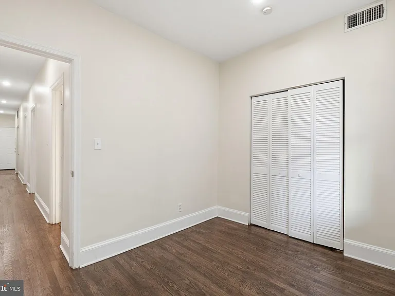 1038 6th St NE #101 — Photo 17