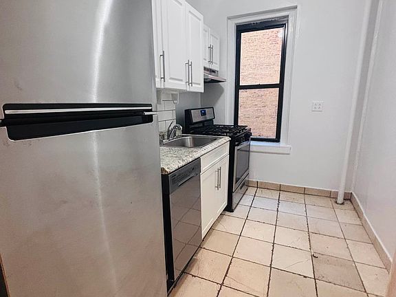 5th image of 25 Cooper St APT 2C