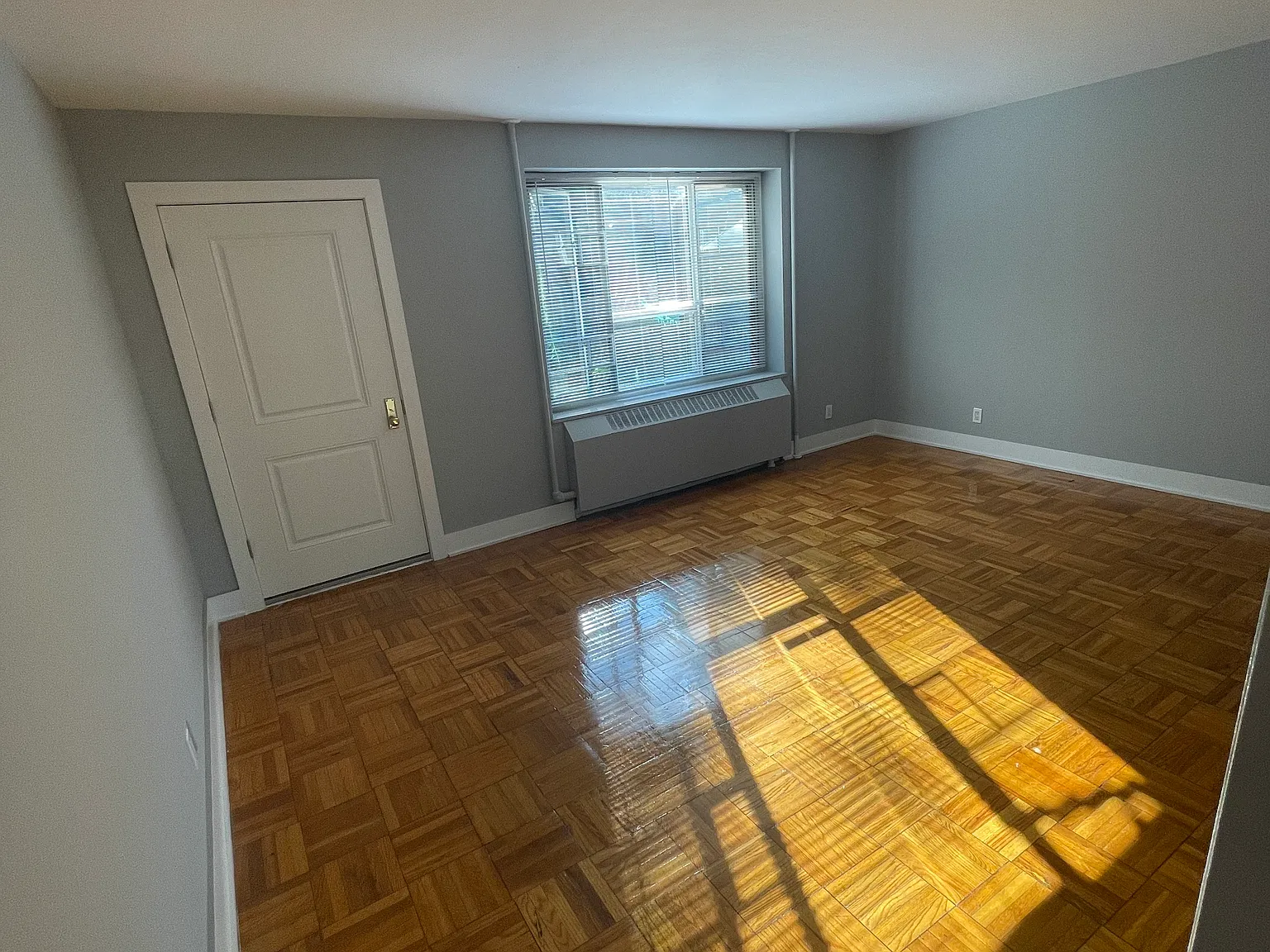 186th St, Fresh Meadows — Photo 3