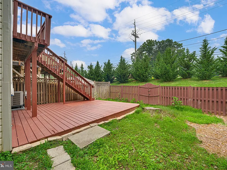 8101 Chelaberry Ct — Photo 37