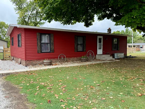 217 S Cherry St, Bainbridge, IN 46105