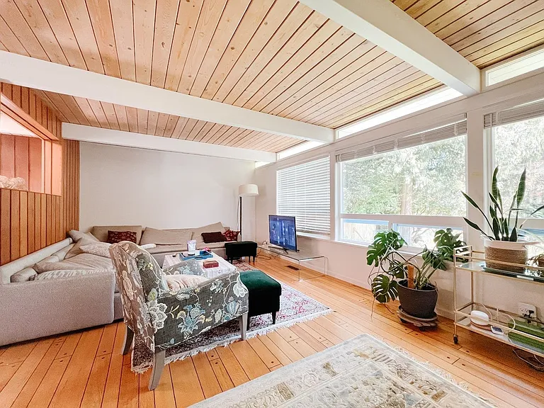 3190 Royal Ave — Photo 3