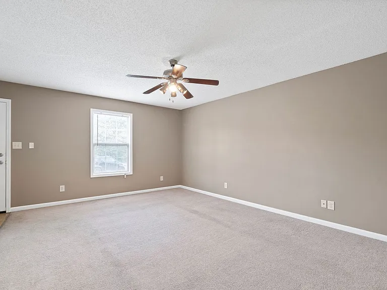 524 Patriot Park Ct — Photo 27