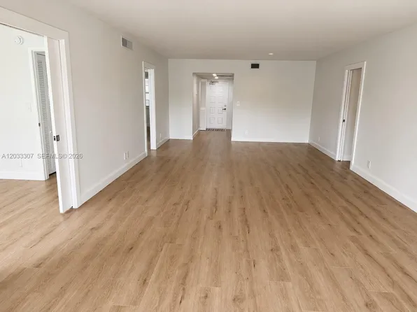 4261 W Palm Aire Dr APT 202, Pompano Beach, FL 33069
