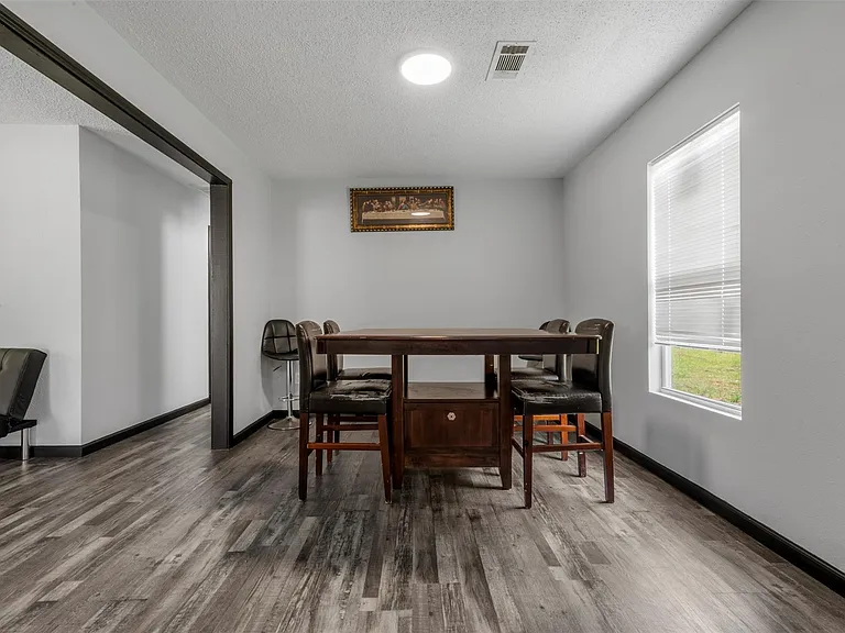 541 Trails End Dr — Photo 7