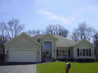 950 Hampton Crse, West Chicago, IL 60185